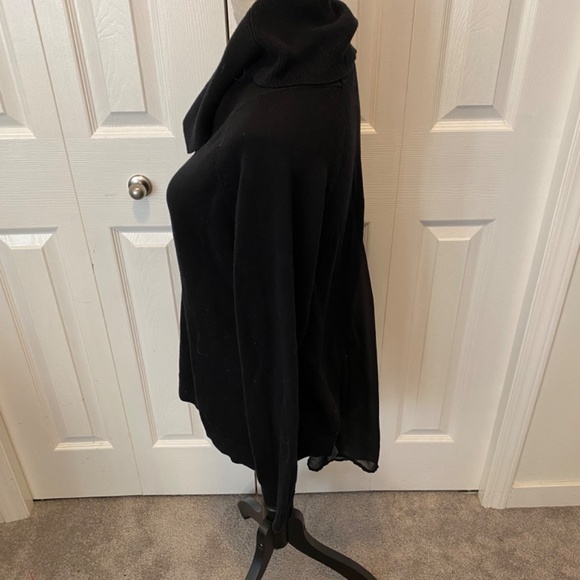 Nygard size S turtle neck sweater - Picture 3 of 9
